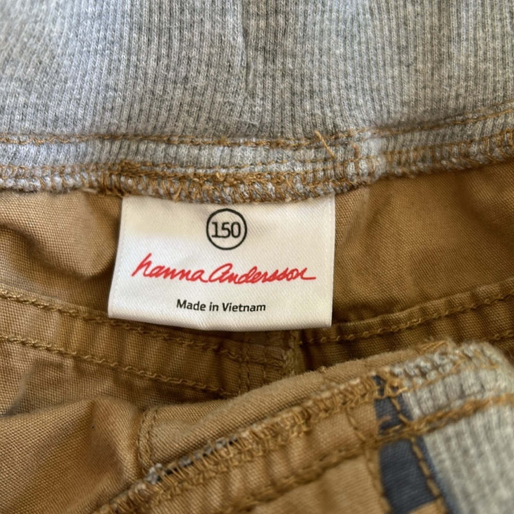Hanna Andersson Bermuda length cargo shorts (sz. 12 / 150) - Picture 2 of 4
